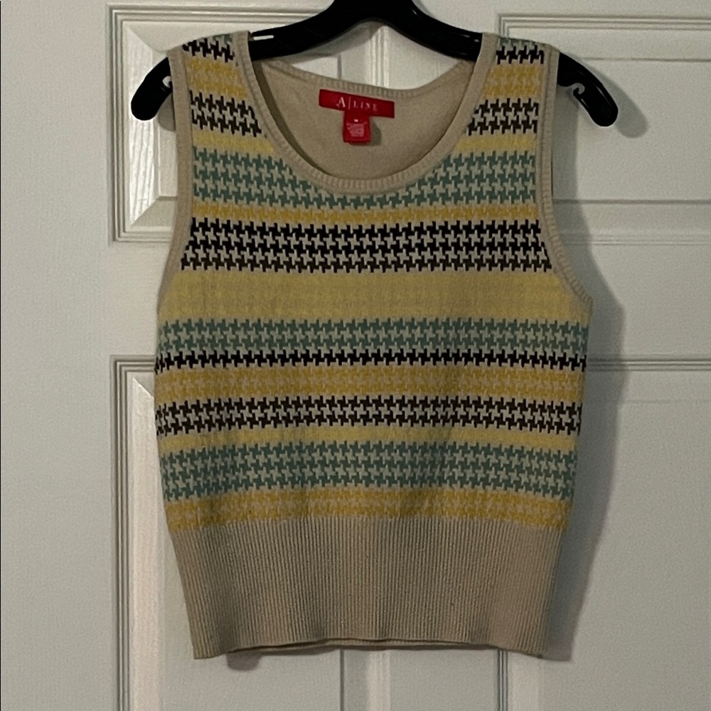 A Line Patterned Vest